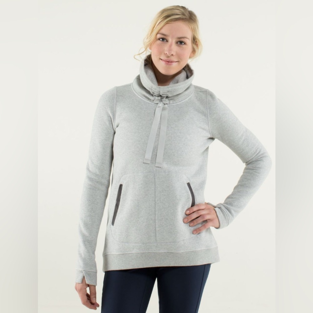 LULULEMON AVENUE PULLOVER/ heathered light grey/ see measurements.